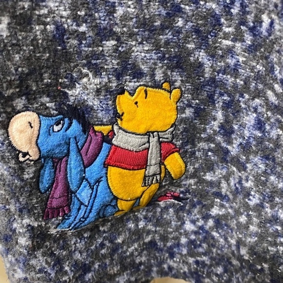 Disney Store Sweater Fleece Pooh Eeyore Gray Snowflakes Trees Holidays  Size L - Picture 3 of 6